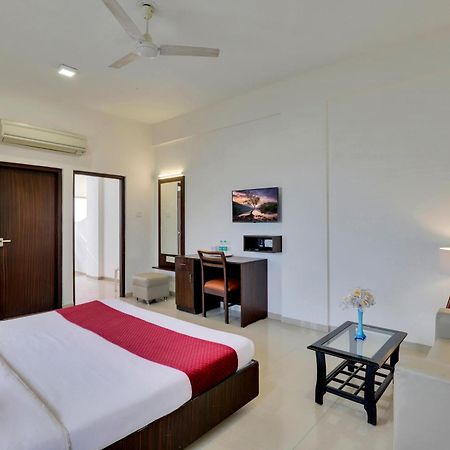Goverdhan Greens Resort Dwarka L Hotels In Dwarka Экстерьер фото
