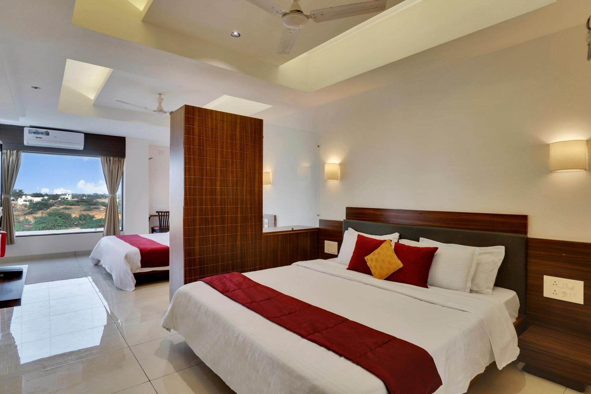 Goverdhan Greens Resort Dwarka L Hotels In Dwarka Экстерьер фото
