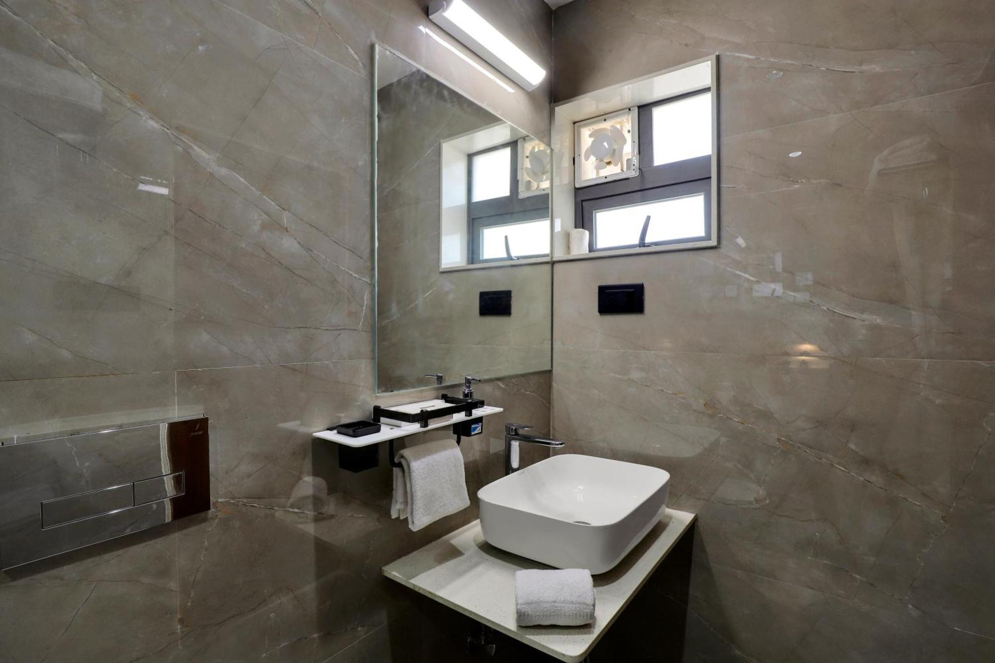 Goverdhan Greens Resort Dwarka L Hotels In Dwarka Экстерьер фото