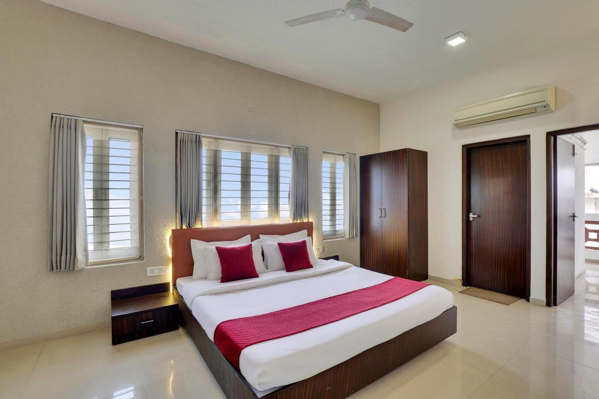 Goverdhan Greens Resort Dwarka L Hotels In Dwarka Экстерьер фото