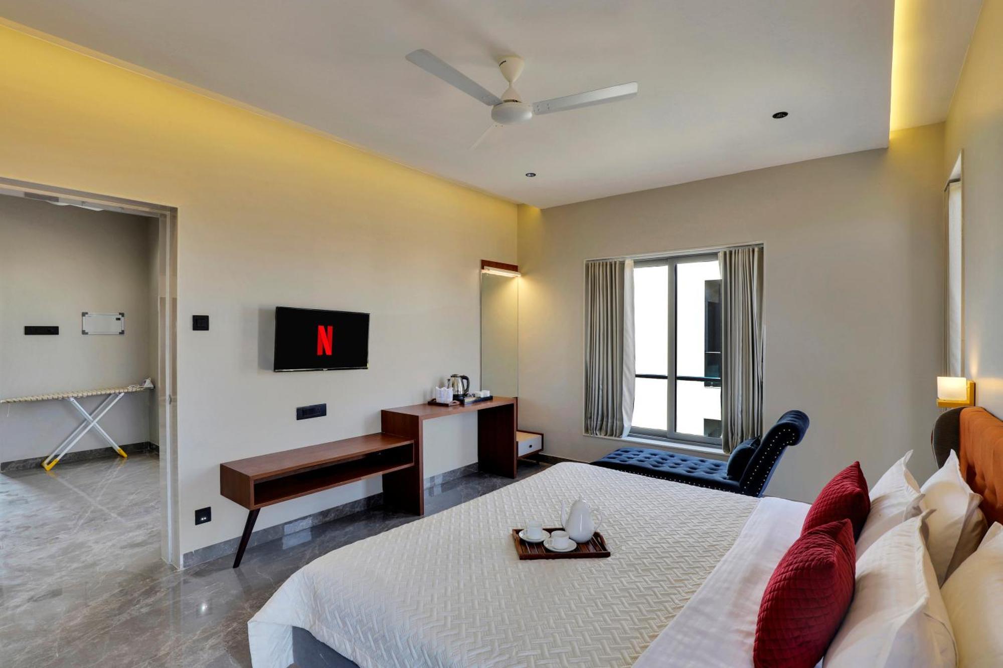 Goverdhan Greens Resort Dwarka L Hotels In Dwarka Экстерьер фото