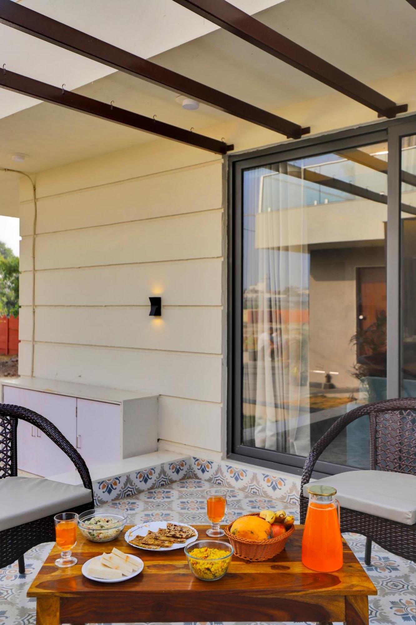 Goverdhan Greens Resort Dwarka L Hotels In Dwarka Экстерьер фото