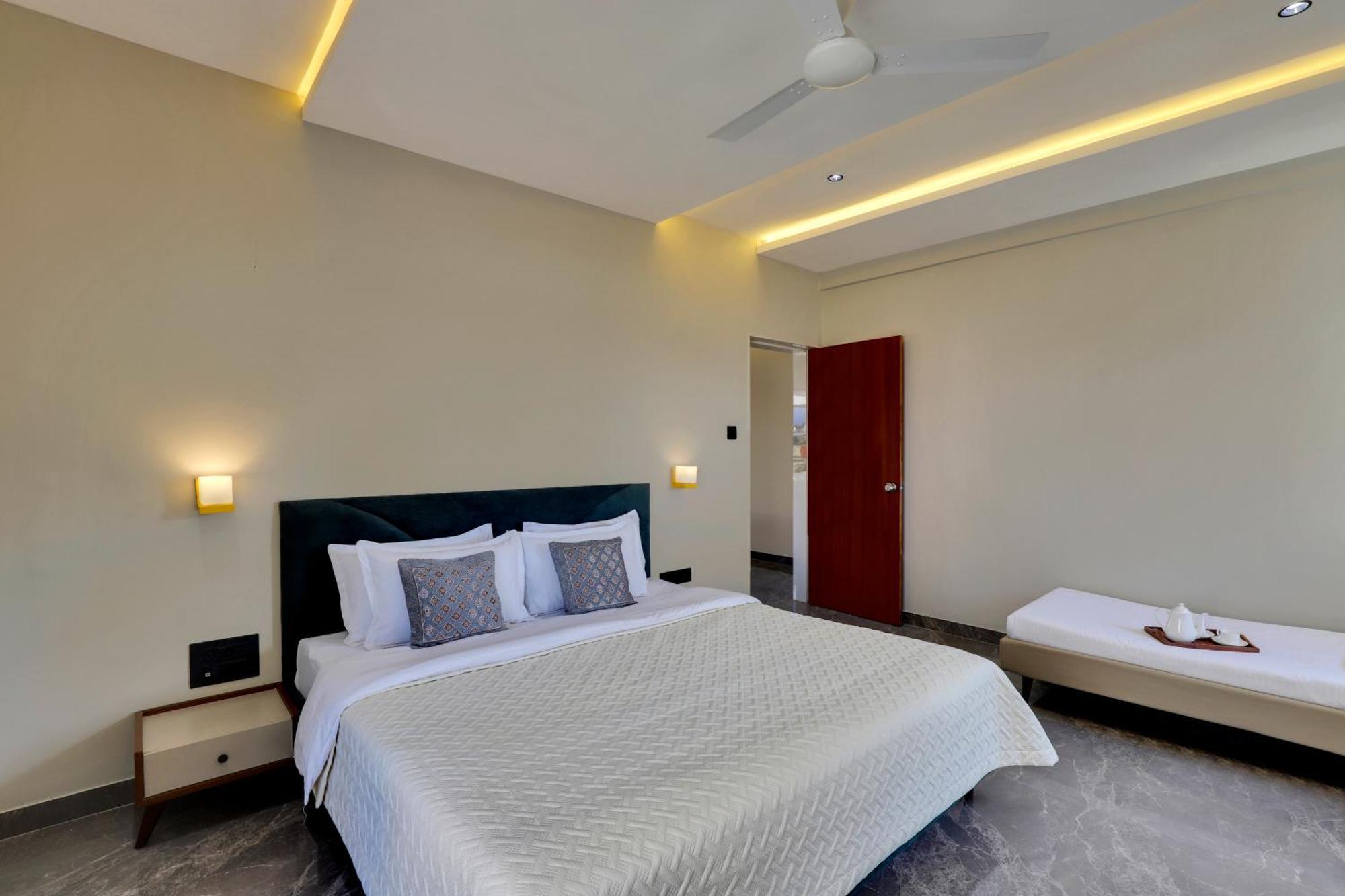 Goverdhan Greens Resort Dwarka L Hotels In Dwarka Экстерьер фото