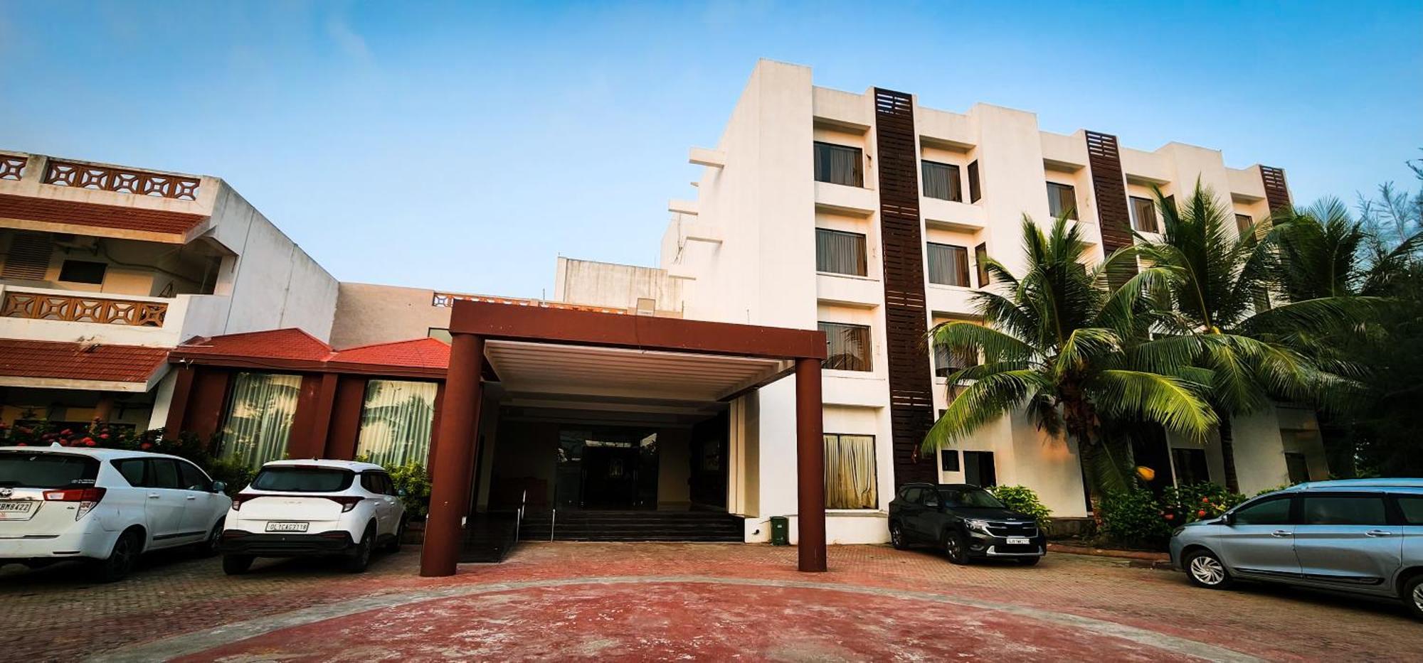 Goverdhan Greens Resort Dwarka L Hotels In Dwarka Экстерьер фото
