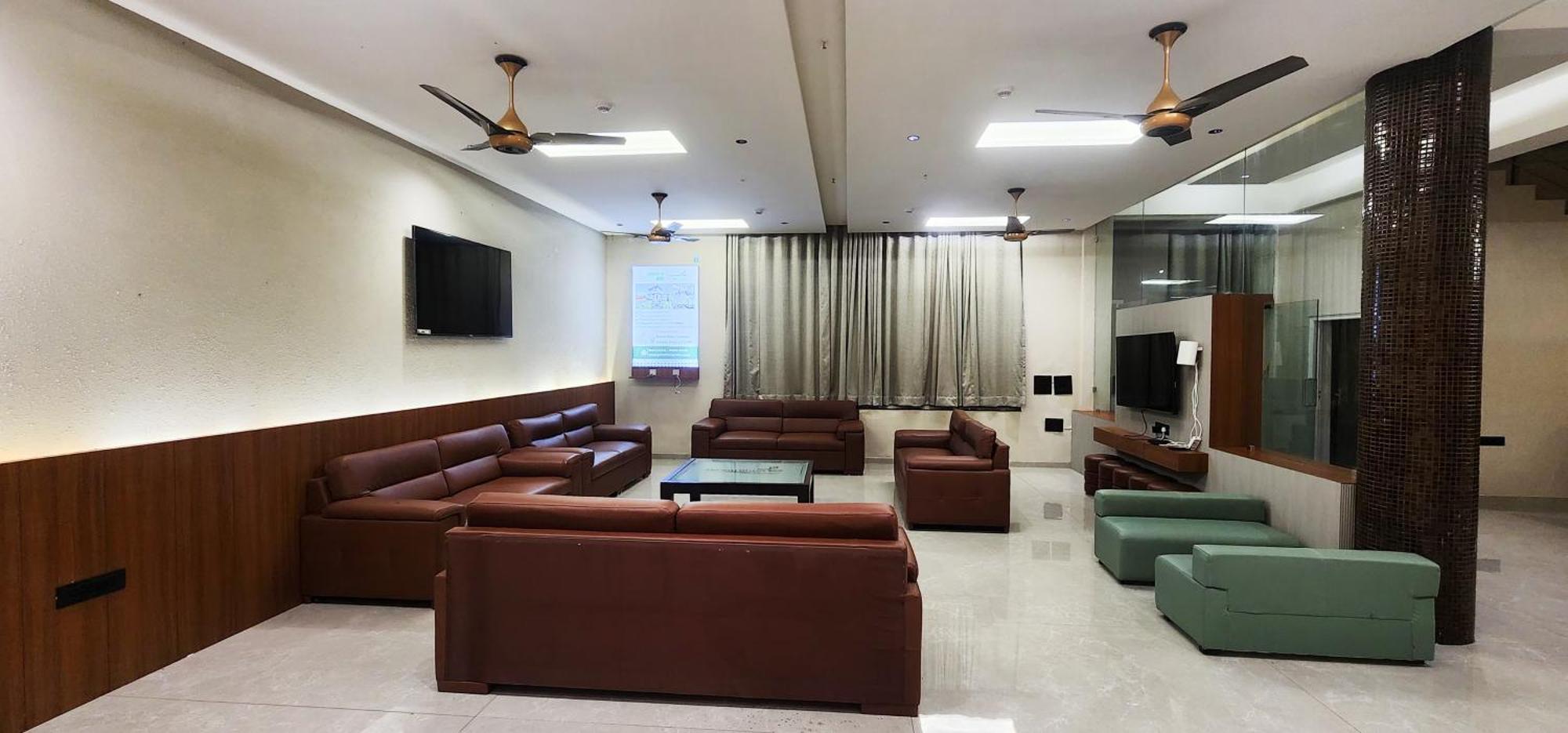 Goverdhan Greens Resort Dwarka L Hotels In Dwarka Экстерьер фото