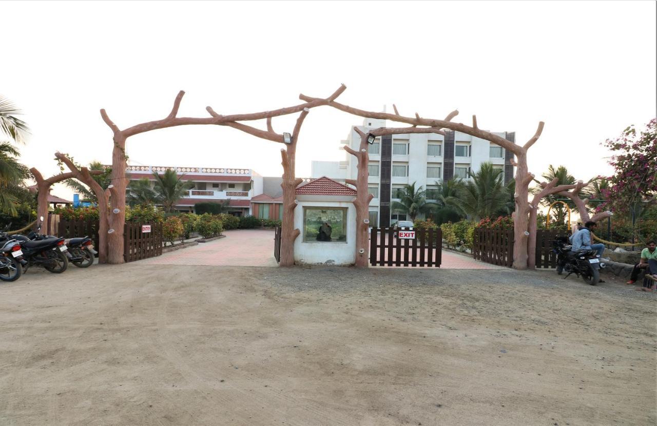 Goverdhan Greens Resort Dwarka L Hotels In Dwarka Экстерьер фото