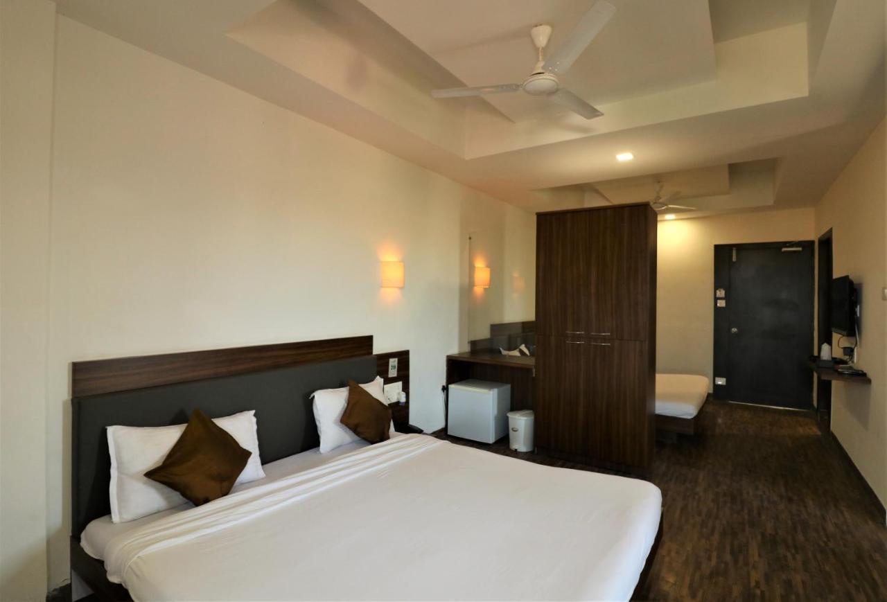 Goverdhan Greens Resort Dwarka L Hotels In Dwarka Экстерьер фото
