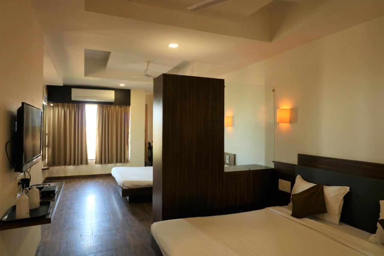 Goverdhan Greens Resort Dwarka L Hotels In Dwarka Экстерьер фото