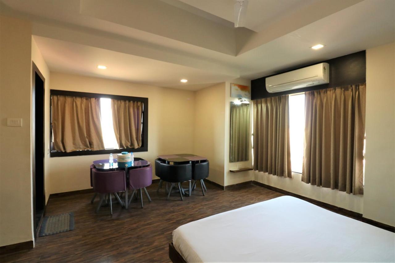 Goverdhan Greens Resort Dwarka L Hotels In Dwarka Экстерьер фото